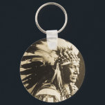 Porte-clés Lakota Sioux Chief White Swan<br><div class="desc">Lakota Sioux Chief White Swan à partir d'un authentique toboggan en verre</div>