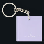 Porte-clés Lavande Purple Script Moderne Fille Monogramme Nom<br><div class="desc">Lavender Purple Simple Script Monogramme Nom Porte - clé. Cela rend le cadeau parfait pour 16 ans,  mariage,  douche nuptiale,  anniversaire,  baby shower ou bachelorette pour quelqu'un qui aime le luxe glam et les styles chic.</div>