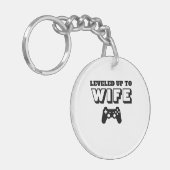Porte-clés Leveled Up to Wife Gaming Controller Design (Devant gauche)