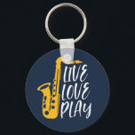 Porte-clés Live Love Play Saxophone Player Jazz Music Lover<br><div class="desc">Orchestre rétro vintage et ventilateur de musique jazz pour ceux qui jouent du violon et du saxophone dans un groupe de musique ou symphonie. Marchandises de jazz classique cool pour saxophoniste, violoniste, musicien et artiste. Un jeu de mots amusant et amusant pour professeur de violon et de saxophone, fan d'orchestre...</div>
