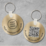 Porte-clés Logo personnalisé QR Code promotionnel Gold<br><div class="desc">Porte - clé promotionnel simple et moderne pour votre entreprise ou organisation avec un arrière - plan métallique en or brossé. Ajoutez votre logo, entrez l'adresse URL de votre site Web pour créer un code QR numérisable et ajoutez deux lignes de texte personnalisé, comme votre nom d'entreprise, votre slogan commercial,...</div>