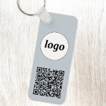 Porte-clés Logo simple Code QR Business Blue<br><div class="desc">Ajoutez votre propre logo et votre code QR à ce design professionnel minimaliste saisissant. Idéal pour l'image de marque des employés ou comme produit promotionnel pour vos employés,  clients et clients. Modifiez la couleur de l'arrière - plan dans l'outil de conception.</div>