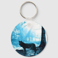 Loup noir seul dans la forêt