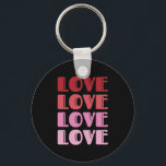 Porte-clés Love Repeating Text Valentine's Day I Love You<br><div class="desc">Aimez le texte répété. Un design typographique pour le 14 février, anniversaire, anniversaire ou toute autre date. L'amour compte tous les jours, pas seulement pour la Saint-Valentin, surtout quand vous êtes en couple. Obtenez cette pensée géniale de vous design aujourd'hui pour votre femme ou petite amie. Vous pouvez modifier la...</div>