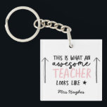 Porte-clés Magnifique enseignant typographie moderne cadeau r<br><div class="desc">Voici à quoi ressemble un enseignant génial. Magnifique professeur de typographie moderne cadeau. Avec lettré à la main script fun moderne,  et espace pour leur nom et le nom de votre enfant. La fin de l'année,  Noël ou cadeau de vacances parfait pour votre professeur préféré.</div>