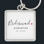 Porte-clés Mariage élégant de Bridesmaid<br><div class="desc">Le cadeau parfait pour toute femme de ménage, le design amusant et moderne dispose d'une police de script de typographie stylisée "Bridesmaid" libellé avec un mignon petit coeur d'amour rouge arrêts complets. Le design est facile à personnaliser avec un nom et une date de mariage établie et sera le gardien...</div>