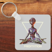 Porte-clés Méditation. Alien en pose tranquille (Recto)