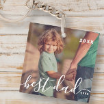 Porte-clés Meilleur Papa Jamais Moderne Simple Jouer Script P<br><div class="desc">Le design est composé de typographie de script moderne et ludique. Ajoutez une photo de famille.</div>