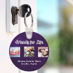 Porte-clés Meilleurs amis photos de script blanc violet<br><div class="desc">Un cadeau pour votre(vos) meilleur(s) ami(s) pour les anniversaires,  Noël ou un événement spécial. Texte blanc : Amis pour la vie,  écrit avec un script de style tendance. Personnalisez et utilisez vos propres photos et noms. Un arrière - plan violet,  profond d'une fille. La couleur violette est inégale.</div>