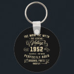 Porte-clés Mens Man Myth Legend 1952 70th Birthday Tee For 70<br><div class="desc">Hommes Mythe Légende 1952 70ème anniversaire Tee Pour 70 Ans</div>