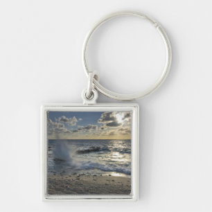 Porte-clés Mer des Caraïbes, Îles Caïmans. Vagues déferlante