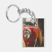 Porte-clés Mini voiture rouge classique (Devant gauche)