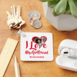 Porte-clés Moderne J'aime ma petite amie | Photo du coeur<br><div class="desc">Surprix votre petit ami avec ce mignon clavier J'aime ma petite amie ce Noël, anniversaire ou anniversaire. Le porte - clé peut être customisé pour votre femme, petit ami, mari, bestie, meilleur ami, soeur, frère, fille, maman, tante, oncle, grand-mère, grand-père et plus ! Les couleurs Arrière - plans peuvent être...</div>