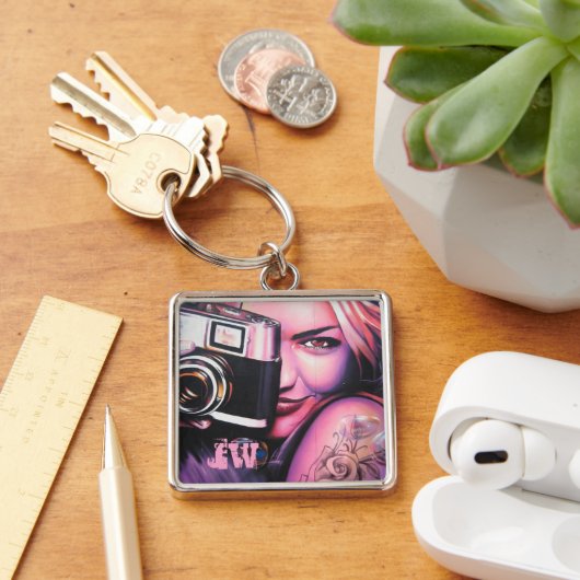 Porte-clés Monogramme Femme Grafitti avec caméra (Bureau)