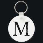 Porte-clés Monogramme personnalisé et Porte - clé de nom<br><div class="desc">Monogramme personnalisé et cadeau de nom caractéristiques monogramme personnalisé et nom dans le style de police serif classique. Parfait comme cadeaux de fête des pères pour papa, cadeaux pour les groomsmen et pour toute occasion spéciale.</div>
