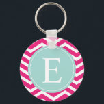 Porte-clés Monogramme Turquoise de menthe blanche rose<br><div class="desc">Customisez ce motif de chevron rose et blanc éclatant et monogramme pastel turquoise avec votre initiale.</div>