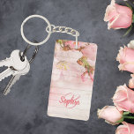 Porte-clés Monographie de fleurs de cerisier rose pastel<br><div class="desc">Fleurs de cerisiers douces,  pâles et délicates,  grandes fleurs sur un mur en bois rose rustique. Modèle pour Votre monogramme et nom,  lettres roses. Feminine et élégante.</div>