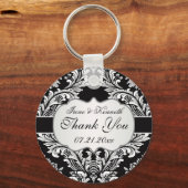 Porte-clés Motif damassé blanc feuillu sur un Mariage noir (Recto)