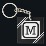 Porte-clés Noir et blanc classique Monogramme à Carré simple<br><div class="desc">Un design noir & blanc classe composé d'un carré rectangulaire blanc au milieu avec des lignes noires et blanches élégantes de chaque côté. Comprend un monogramme entièrement personnalisable en noir paraphé au milieu. Tous les éléments de cette conception sont entièrement personnalisables, ce qui signifie que vous pouvez changer n'importe quel...</div>