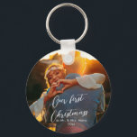 Porte-clés Notre premier Noël Chic Script Nom Christmass<br><div class="desc">Notre premier Noël Chic Script Nom Christmass</div>