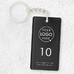 Porte-clés Numéro de chambre | Black Hospitality Business Mod<br><div class="desc">Un simple modèle d'affaires noir personnalisé dans un style moderne et minimaliste qui peut être facilement mis à jour avec le logo de votre entreprise, le numéro de chambre et le texte. Le design parfait pour un hôtel, motel, maison d'hôtes, bed and breakfast, accueil ou pour étiquette les clés de...</div>