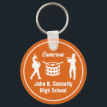 Porte-clés Orange High School Marching Band Personnalisé<br><div class="desc">Ce cool customisé orange du porte - clé de la bande de marche du lycée dispose d'une typographie blanche de votre nom de joueur sous les tambours. Un grand musicien étudiant porte - clé pour les parents.</div>