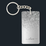 Porte-clés Parties scintillant d'argent étincelle Glam métal<br><div class="desc">Argent Faux Foil Parties scintillant à étincelles métalliques brossé Nom du Porte - clé. Cela rend le cadeau parfait pour 16 ans,  mariage,  douche nuptiale,  anniversaire,  baby shower ou bachelorette pour quelqu'un qui aime le luxe glam et les styles chic.</div>