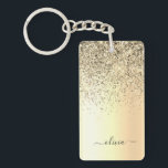 Porte-clés Parties scintillant d'or Monogramme métallique Nom<br><div class="desc">Gold Faux Foil Parties scintillant à étincelles métalliques broyés Monogramme de métal brossé Nom Porte - clé. Cela rend le cadeau parfait pour 16 ans,  mariage,  douche nuptiale,  anniversaire,  baby shower ou bachelorette pour quelqu'un qui aime le luxe glam et les styles chic.</div>