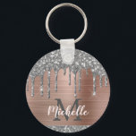 Porte-clés Parties scintillant moderne Monogramme en argent g<br><div class="desc">Parties scintillant moderne, gris argent girly drips nom et porte - clé monogrammed.Cette conception comprend des gouttes brillantes parties scintillant gris argent (gris) sur rose rose or brossé arrière - plan de métal avec monogramme personnalisé initiale et de premier nom modèle texte. Un cadeau féminin parfait. Veuillez noter que ce...</div>