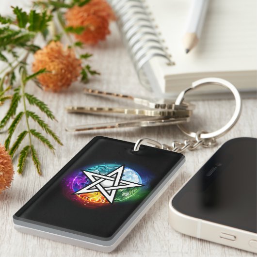 Porte-clés pentagramme du Wiccan (Devant droit)