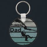 Porte-clés père escalade vintage<br><div class="desc">Ce coucher de soleil vintage retro escalade illustration et design de texte avec une typographie impressionnante police lettering est une excellente idée cadeau d'anniversaire et de vacances pour les amateurs d'escalade de roche, de rochers et de trekking! Cette oeuvre est très bien pour papa, père, et mari qui ont passé...</div>
