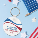 Porte-clés Personnalisé Ajouter votre propre candidat à la pr<br><div class="desc">Customisez votre propre porte - clé de campagne politique en ajoutant votre propre nom ou un autre politicien sous ce drapeau artistique américain en rouge,  blanc et bleu. Ajoutez un nom personnalisé pour président en 2024.</div>