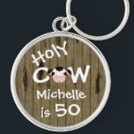 Porte-clés Personnalisé Funny Holy Cow 50th Birthday Porte -<br><div class="desc">Personalisé Humoristique Holy Cow Quelqu'un est 50 Porte - clé d'anniversaire avec Faux Barn Wood Arrière - plan.</div>