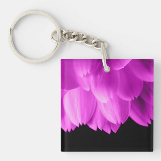 Porte-clés Pétales de fleurs roses chaudes sur noir (Devant)