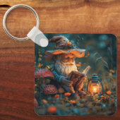 Porte-clés Petit gnome lisant un livre (Recto)