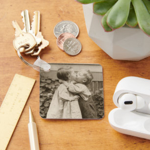 Porte-clés Photo d'amour vintage d'enfants s'embrassant dans