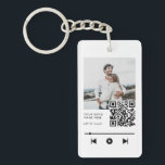 Porte-clés Photo personnalisée Couple Love Song<br><div class="desc">Personnalisé Couple Photo Love Song Porte - clé. Cadeau romantique personnalisé pour petite amie,  anniversaire ou jour des valentines.</div>