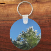 Porte-clés Pin à pointes de neige sur le ciel bleu (Recto)