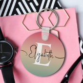 Porte-clés Pink Yellow & Green Gradient Nom du script Monogra