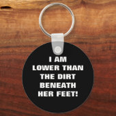 PORTE-CLÉS PLUS BAS QUE LA RÉGION AU-DESSUS DE SES PIEDS (Recto)