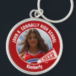 Porte-clés Pom-pom girl Rouge Photo High School Spirit<br><div class="desc">Ce cadeau photo de pom-pom girl cool customisé au lycée présente une typographie blanche de votre équipe et le nom du joueur sur un porte - clé rouge avec un mégaphone plus gai. Personnalisez avec la photo de votre élève et l'année de classe en tant que parent encourageant fier. Un...</div>