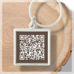 Porte-clés Porte - clé Brown de code QR personnalisable<br><div class="desc">Design porte - clé de code QR numérisable. Dans le ton marron naturel. Pour un usage professionnel, professionnel ou personnel. Ajoutez l'adresse de votre site web, le pseudo des médias sociaux ou le lien venmo, paypal ou cashapp. Prêt à customiser en liant votre URL à l'aide du bouton de personnalisation....</div>