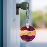 Porte-clés Porte en or violet de Bourgogne marbre rose or nom<br><div class="desc">Une agate bordeaux, violet et faux or, gravure en marbre en arrière - plan Personnalisez et ajoutez votre nom. Le nom est écrit avec un script de style moderne écrit à la main avec des swashes. Pour que les swashes ne suppriment que le nom de l'échantillon, laissez les espaces ou...</div>