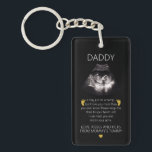 Porte-clés Première fois Papa Ultrasound Faire-part de grosse<br><div class="desc">Partagez l'excitation de la paternité imminente avec notre porte - clé "DADDY, I may just a bump", avec une photo échographique personnalisée. Ce cadeau de Fête des pères sincère pour les papas attentionnés symbolise l'amour, les baisers et les coups de pied du ventre de maman, créant un beau et personnel...</div>