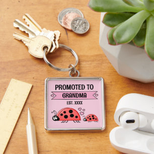 Porte-clés Promu au rang de mamie coccinelles roses