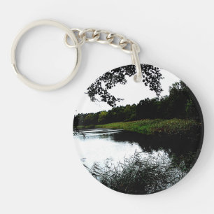 Porte-clés Rivière avec roseaux et arbres paysage