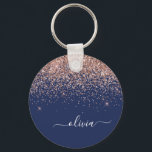 Porte-clés Rose bleu marine Gold Blush Pink Parties scintilla<br><div class="desc">Marine Blue et Rose Gold - Blush Pink Sparkle Parties scintillant Script Monogramme Nom Clés (Porte - clé). Cela rend le cadeau parfait pour 16 ans,  mariage,  douche nuptiale,  anniversaire,  baby shower ou bachelorette pour quelqu'un qui aime le luxe glam et les styles chic.</div>