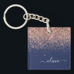 Porte-clés Rose bleu marine Gold Blush Pink Parties scintilla<br><div class="desc">Rose bleu marine et or bleu rose flûte rose  Parties scintillant étincelante Script Monogramme Nom Porte - clé. Cela rend le cadeau parfait pour 16 ans,  mariage,  douche nuptiale,  anniversaire,  baby shower ou bachelorette pour quelqu'un qui aime le luxe glam et les styles chic.</div>