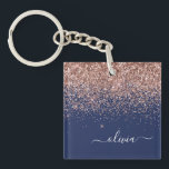 Porte-clés Rose bleu marine Gold Blush Pink Parties scintilla<br><div class="desc">Rose bleu marine et or bleu rose flûte rose  Parties scintillant étincelante Script Monogramme Nom Porte - clé. Cela rend le cadeau parfait pour 16 ans,  mariage,  douche nuptiale,  anniversaire,  baby shower ou bachelorette pour quelqu'un qui aime le luxe glam et les styles chic.</div>