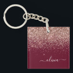 Porte-clés Rose Bourgogne Gold Blush Pink Parties scintillant<br><div class="desc">Burgundy et Rose Gold Blush rose Faux Foil Parties scintillant étincelante Script Monogramme Nom Porte - clé. Cela rend le cadeau parfait pour 16 ans,  mariage,  douche nuptiale,  anniversaire,  baby shower ou bachelorette pour quelqu'un qui aime le luxe glam et les styles chic.</div>